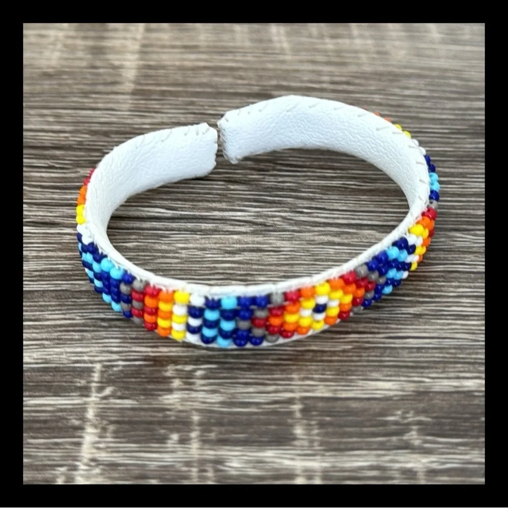 Native American crafted beaded bracelet leather western southwestern Yellowstone